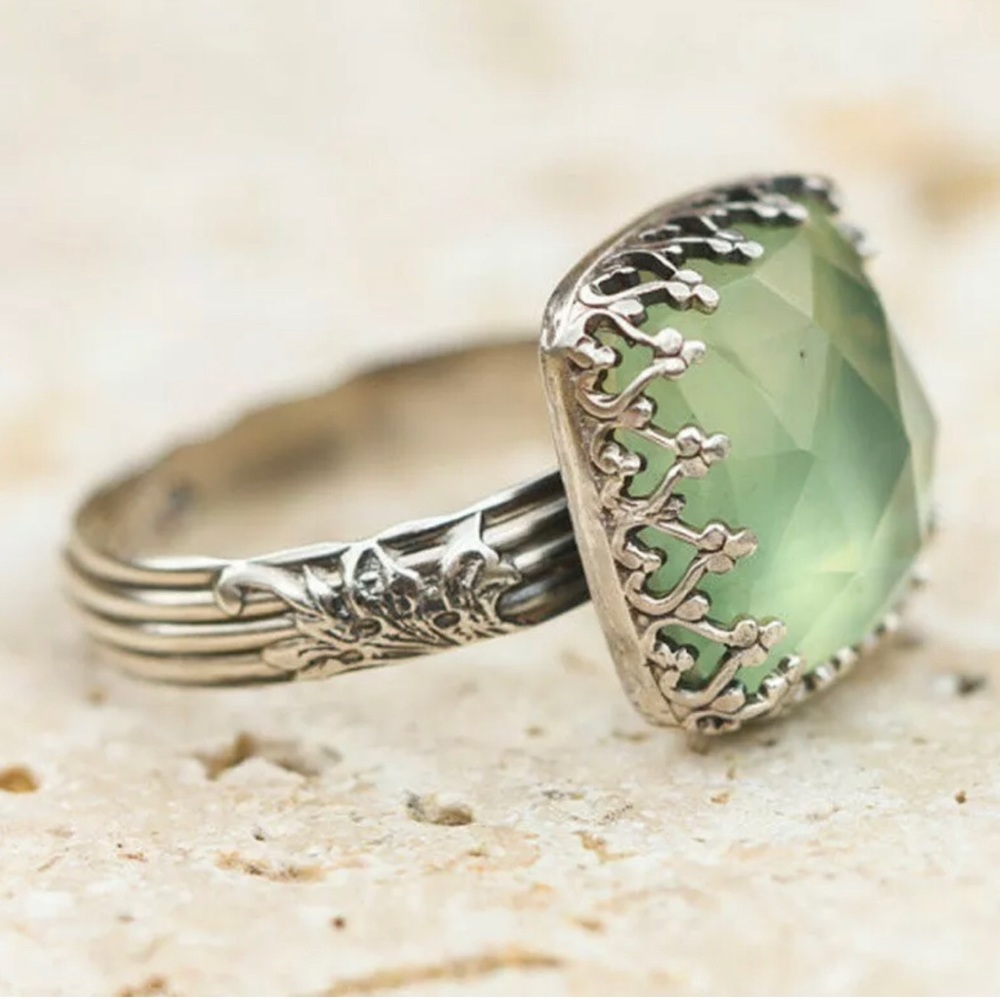 Ladies Natural Moonstone Ring size 10. New!!!